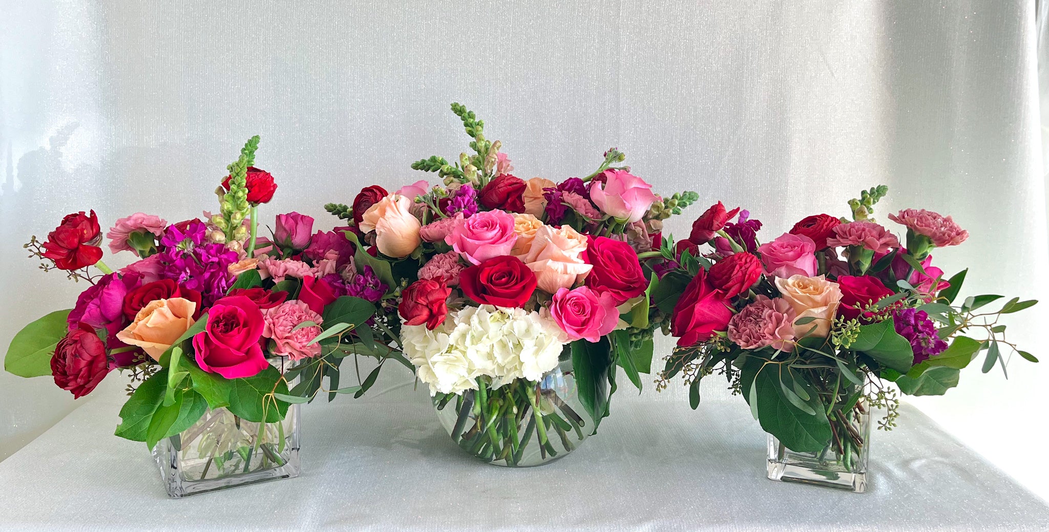 PRE-ORDER VALENTINE'S | Bombshell - Florist Design in Hot Pink, Reds + Peaches