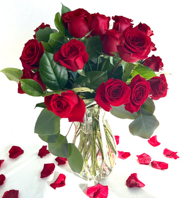 PRE-ORDER VALENTINE'S | Two Dozen Rose Vase Arrangement