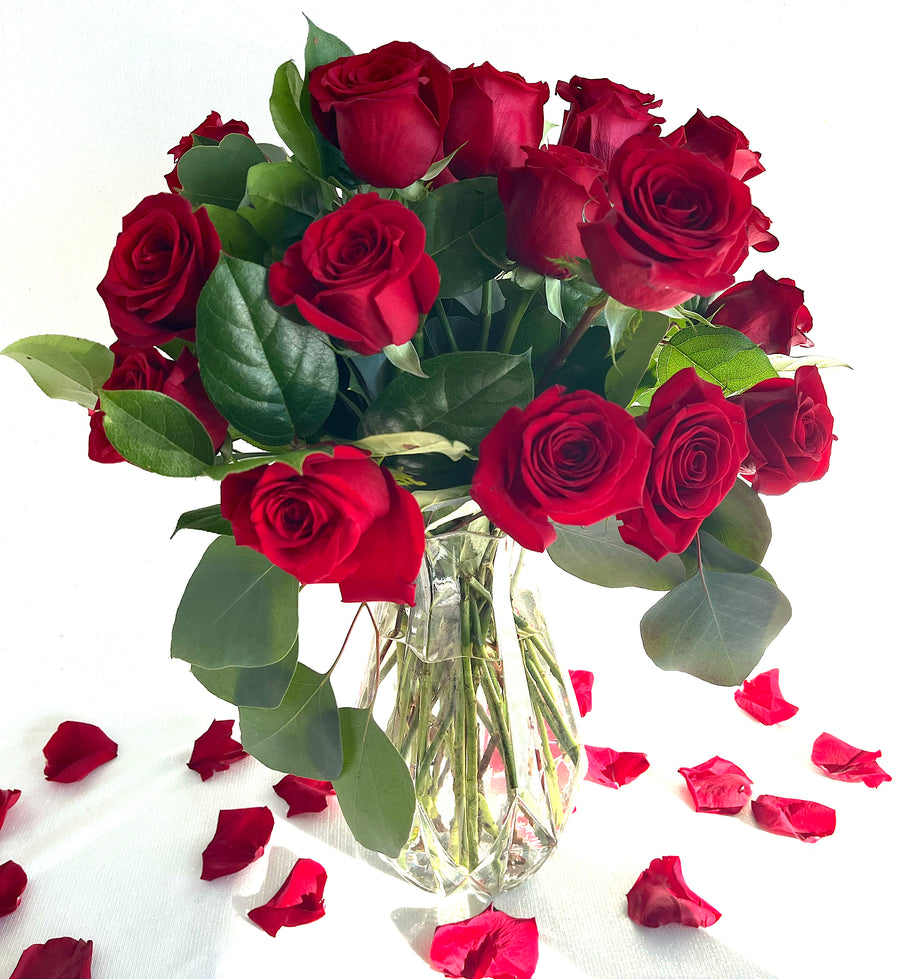 PRE-ORDER VALENTINE'S | Two Dozen Rose Vase Arrangement